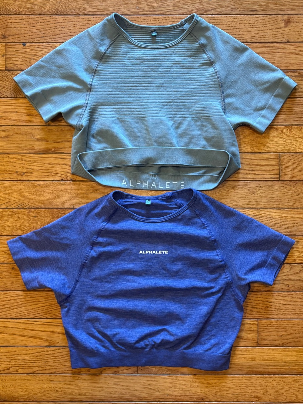 Women’s Alphalete Revival Cropped Workout Active Tops Bundle - Size Medium